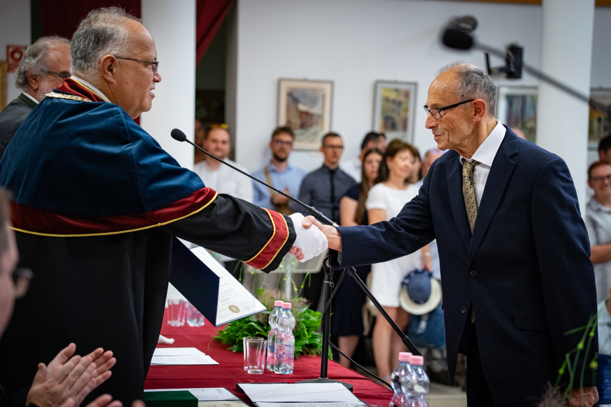 diplomaoszto_KovacsZsolt.jpg diplomaoszto_KovacsZsolt.jpg